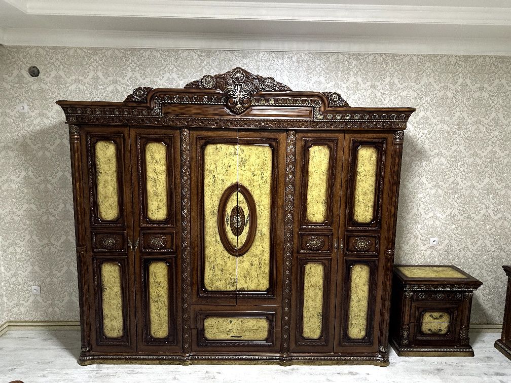 Mebel spalniy kamplekt