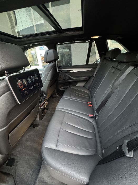 Vând BMW X5 3.0d