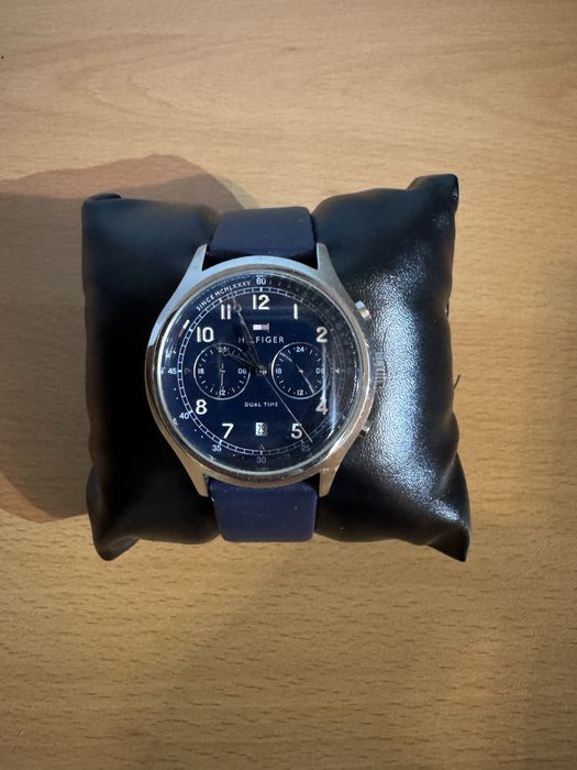 Часовник Tommy Hilfiger