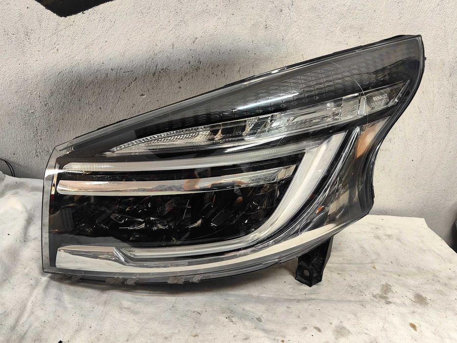 Оригинален фар Рено Трафик  Renault Trafic Full Led