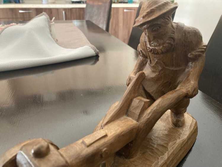 Sculptura lemn,vintage, plugar cu cal