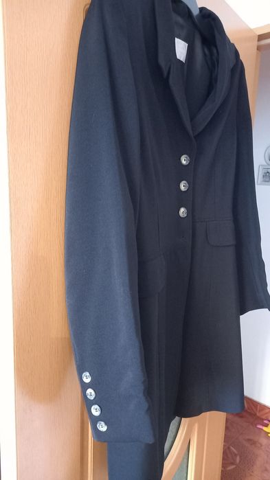 Vand sacou negru elegant,stare perfecta,nr 42-44,captusit,lungime medi