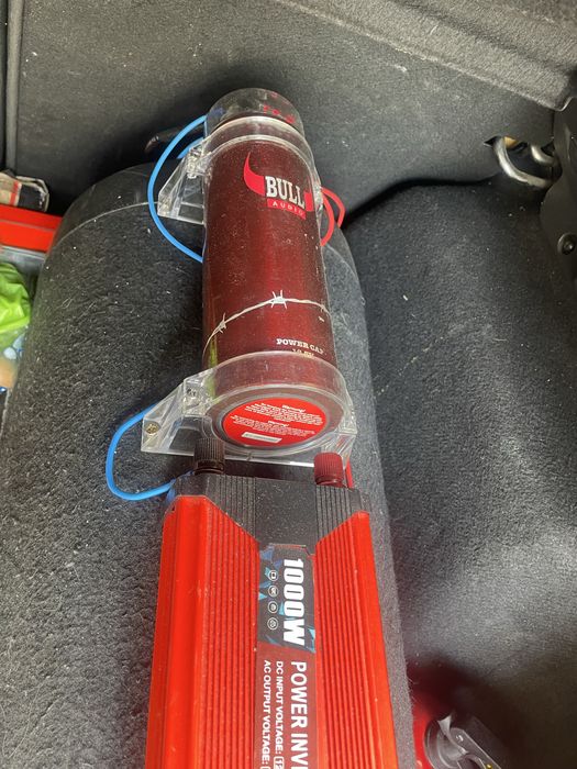 Vand subwoofer auto