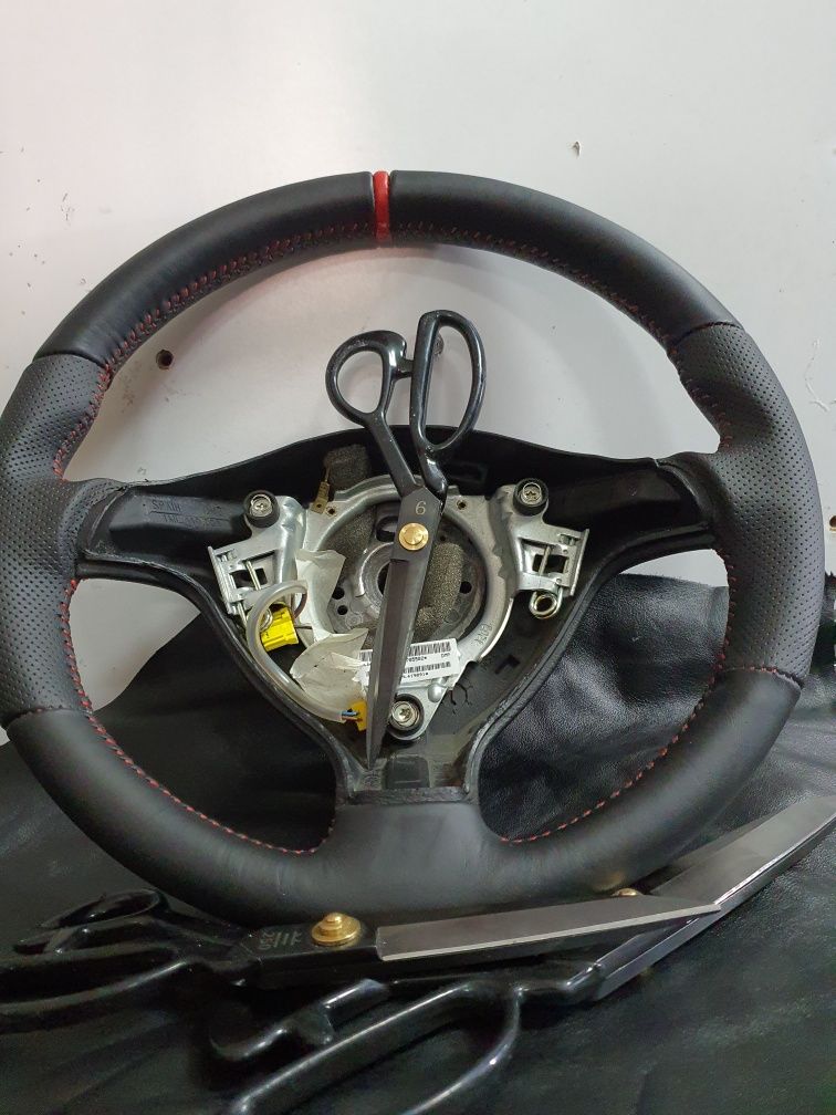 Retapitez plafoane auto, cu piele naturala volane si orice accesoriu