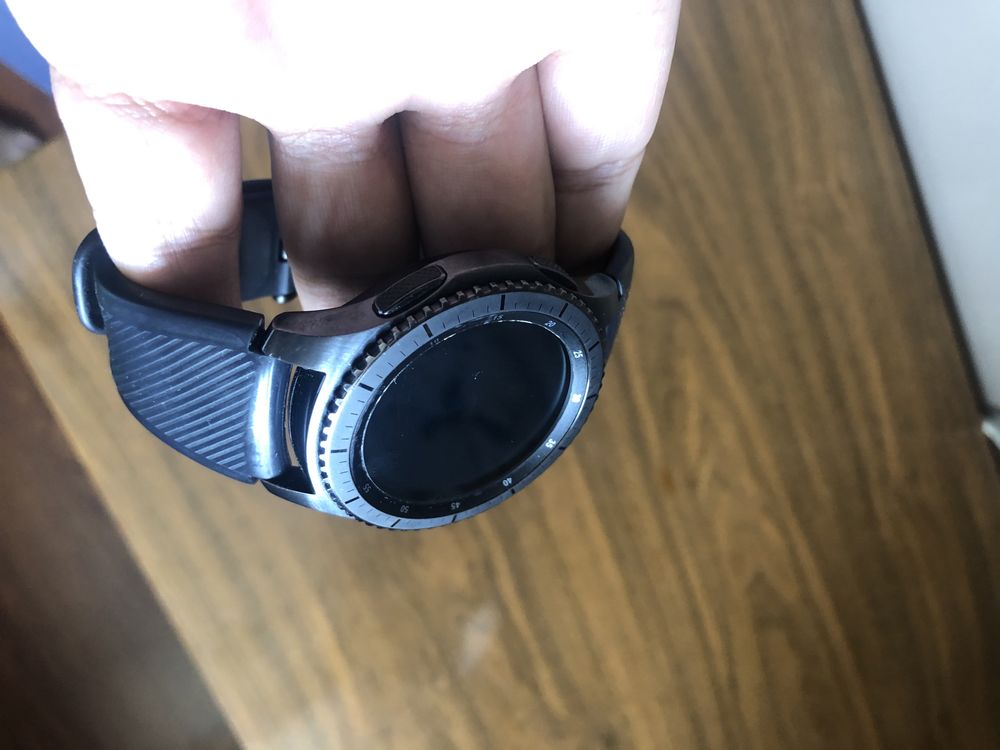 Продам часы Samsung Gear S3