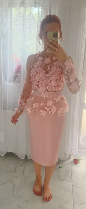 Rochie eleganta cu aplicatii 3D