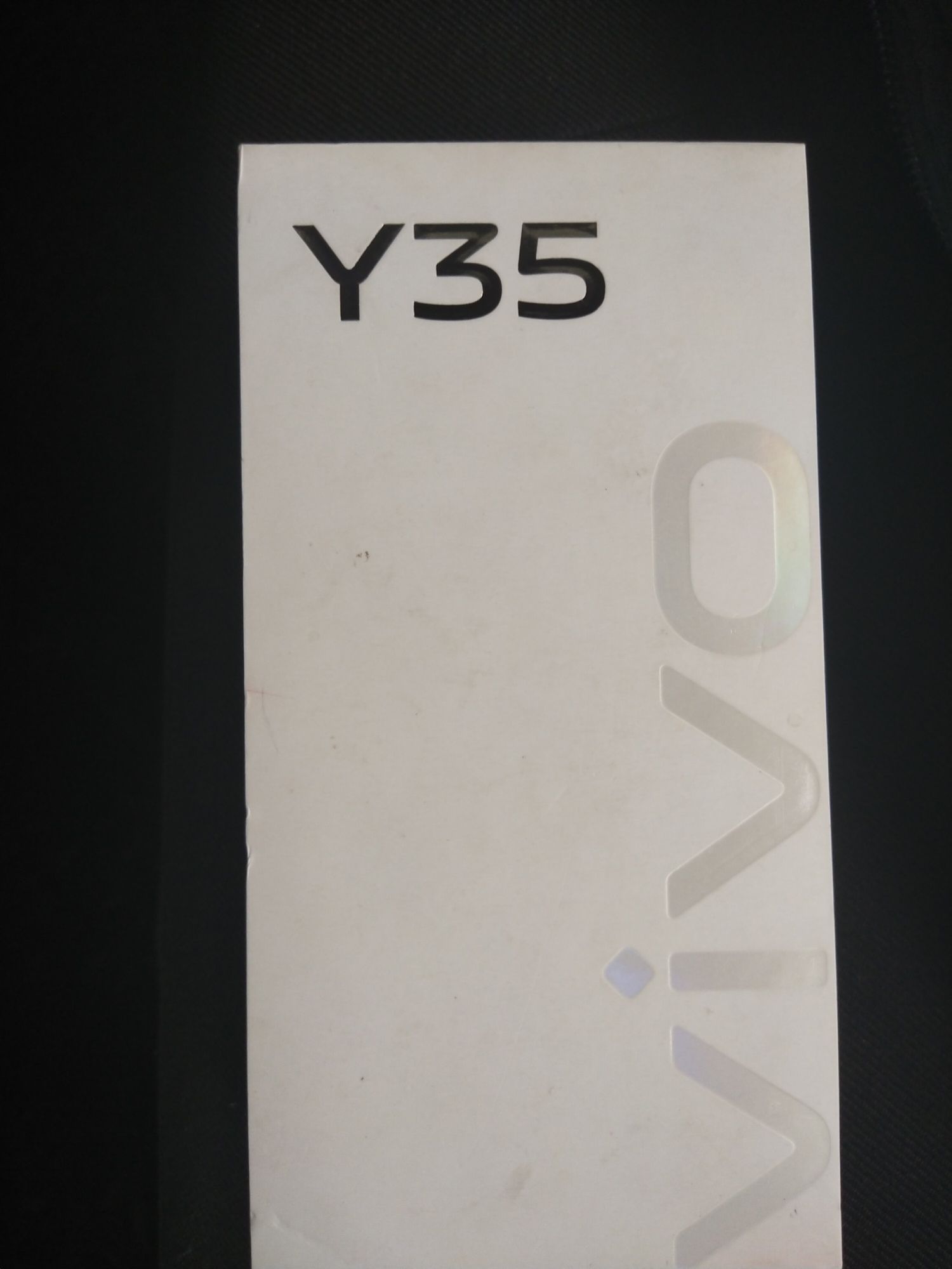 Продам телефон vivo Y35