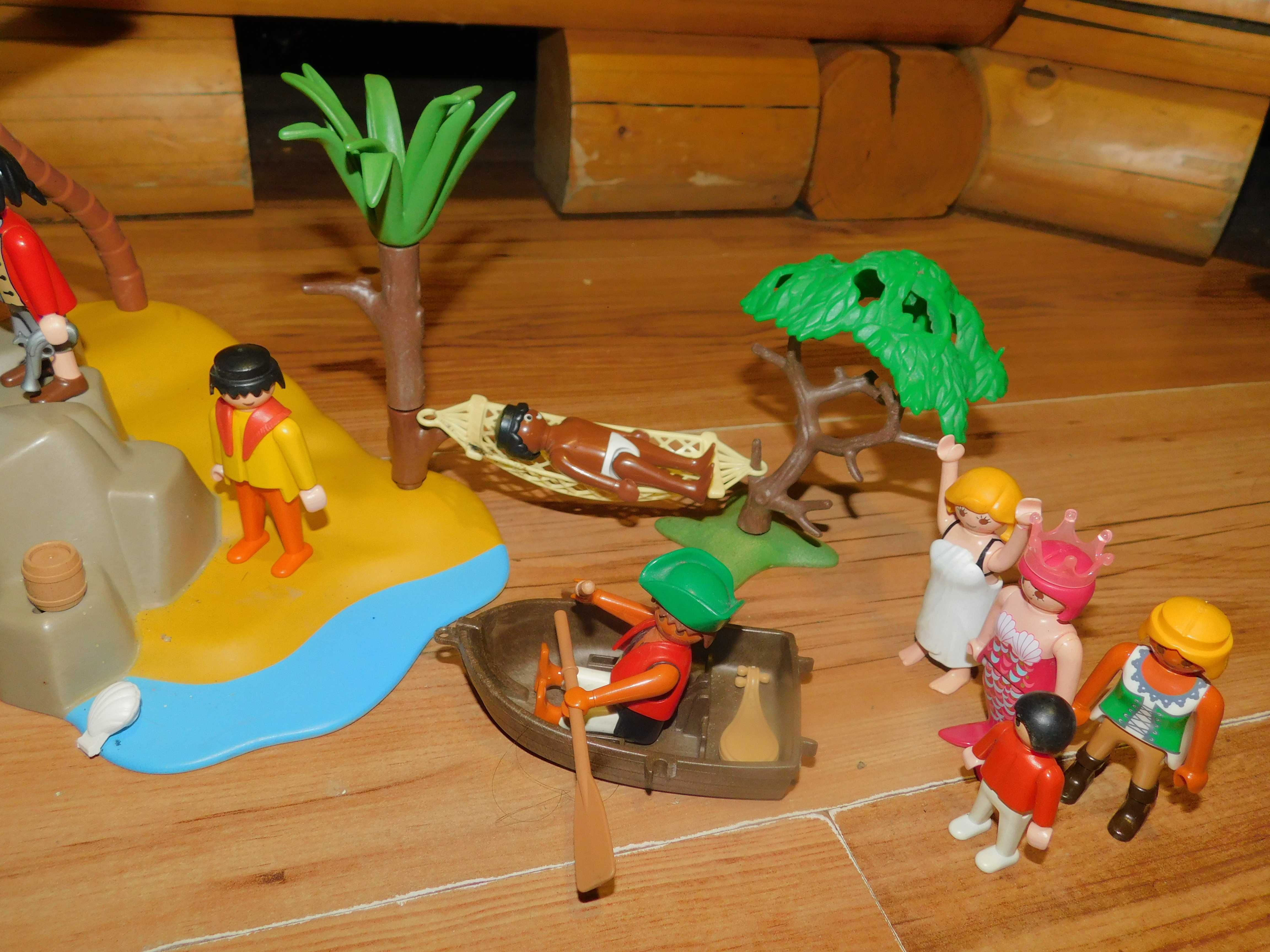 Playmobil ‘’ Insula cu comori a piratilor ’’ (17 figurine + accesorii)