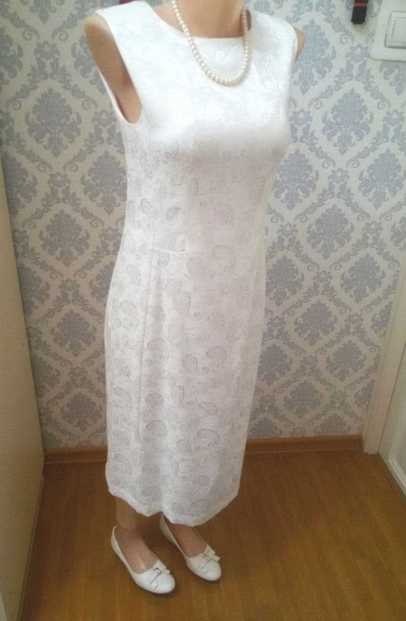 Шикарное новое белое классическое платье футляр