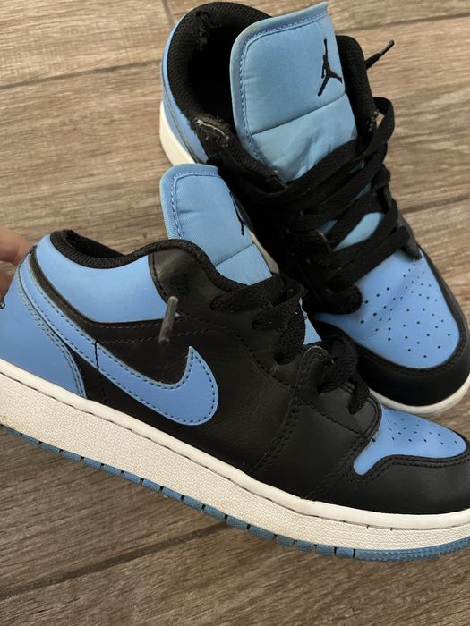 Jordan 1 blue.