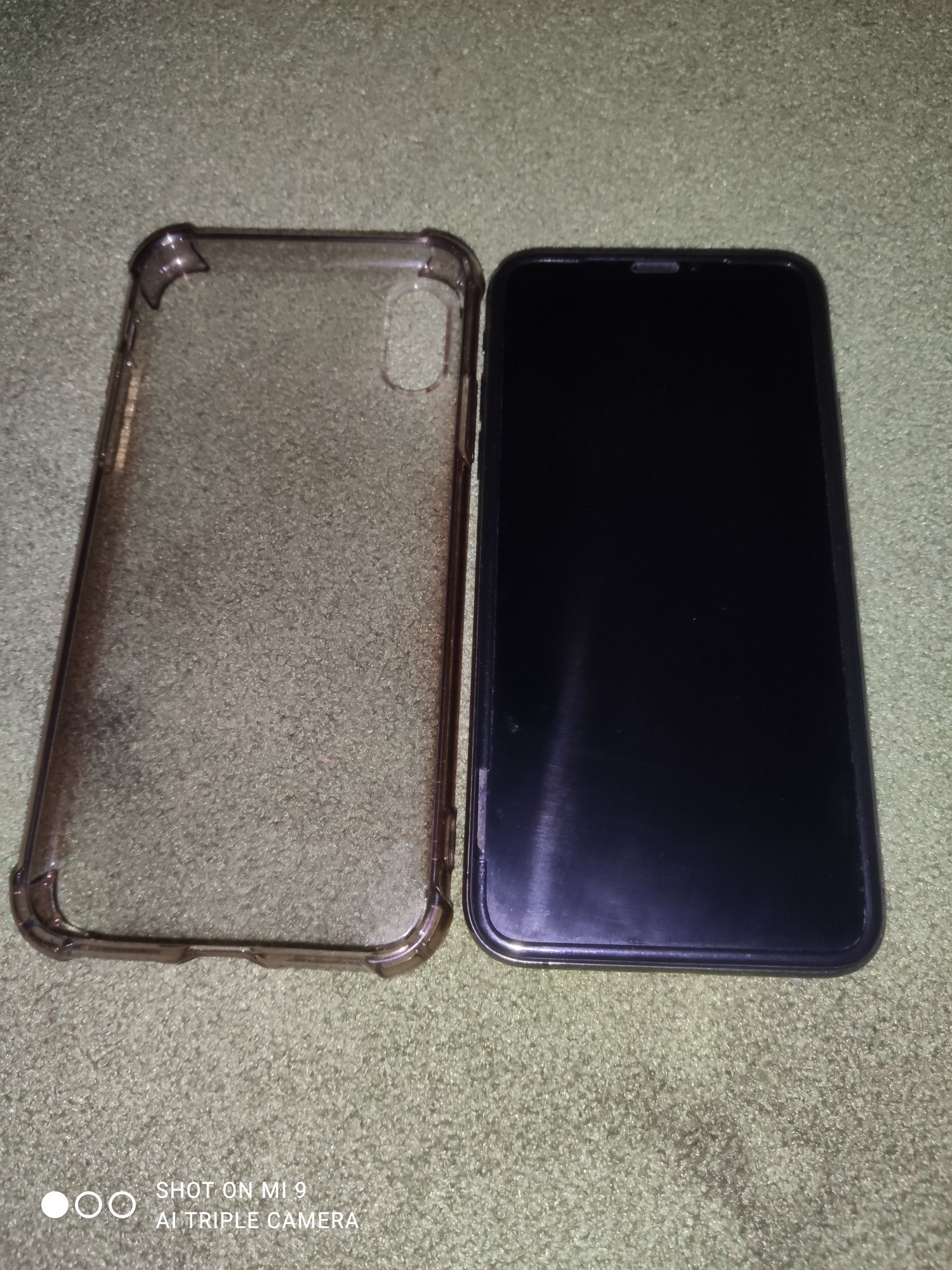 Продам iPhone XS