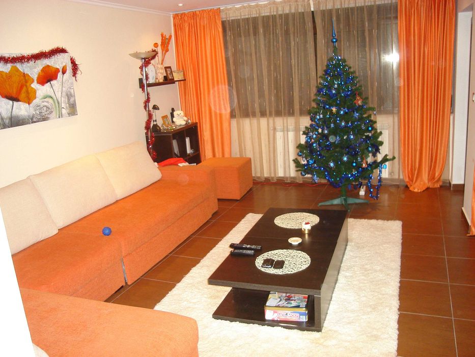 Casă mare ( 220 mp utili) în Pitești , curte 331 mp, 200.000 €