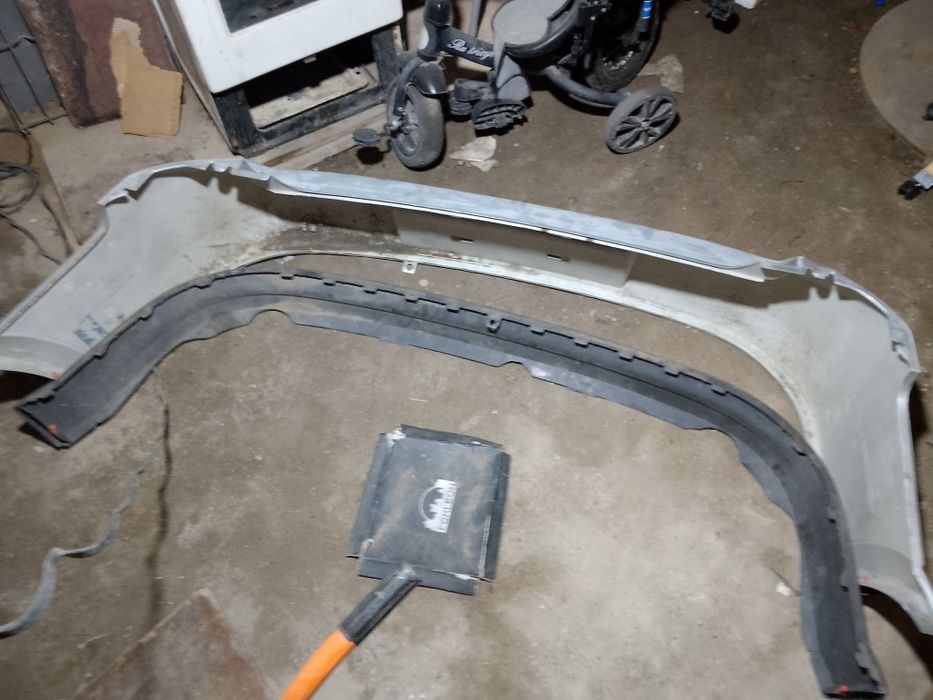 Продам задний бампер на Опель вектра" С" в хорошем состоянии,с нижней