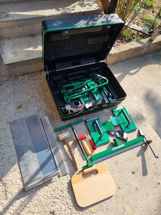 Trusa de scule pentru montat  mocheta vorwerk Ecofix