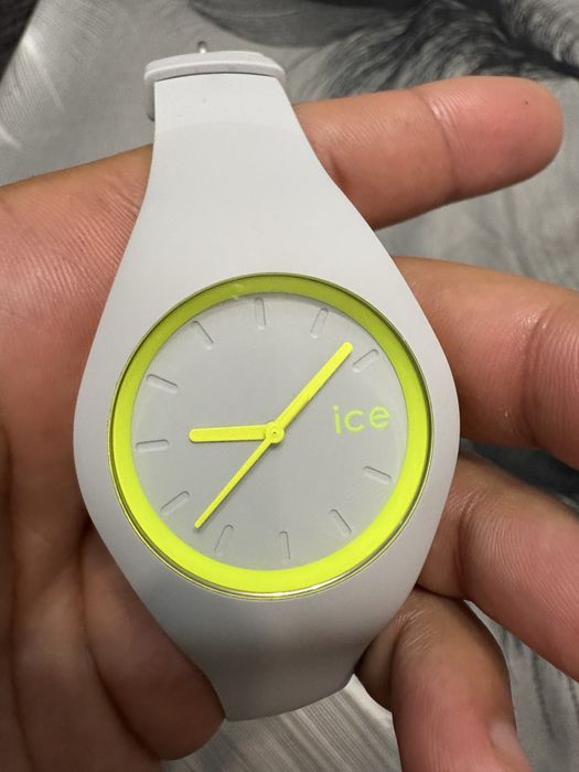 Vand ceas ca nou ice