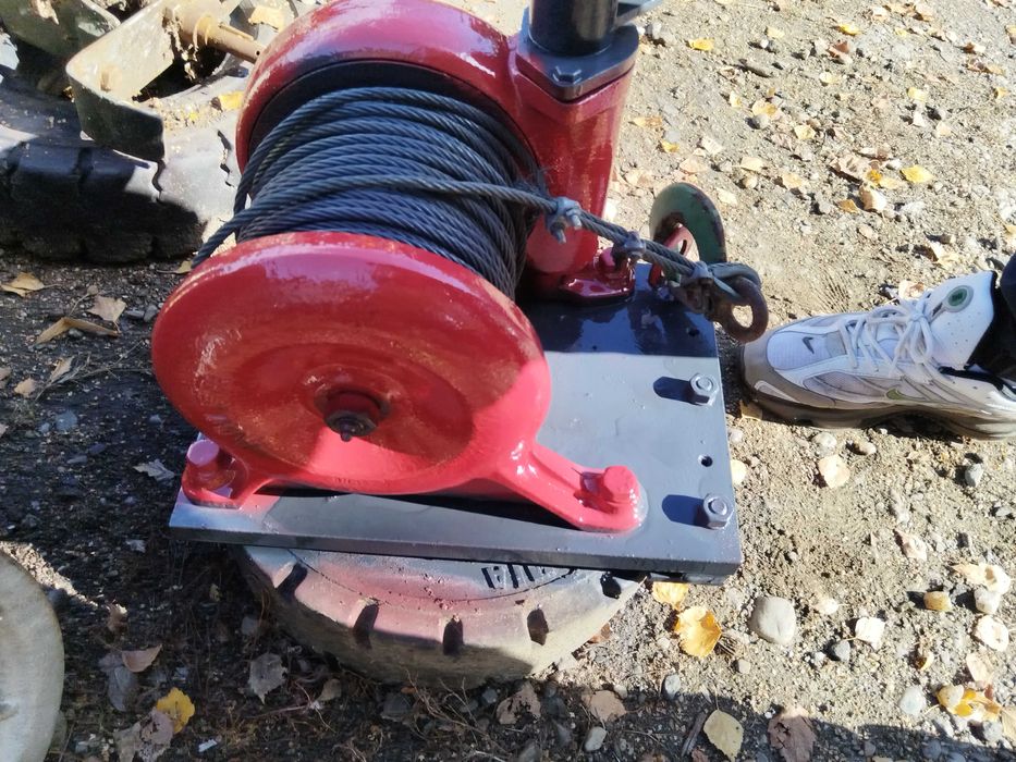 Troliu tractor lemne