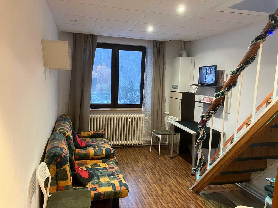 Vând apartament 4 camere – Sinaia,  (lângă Hotel Internațional)