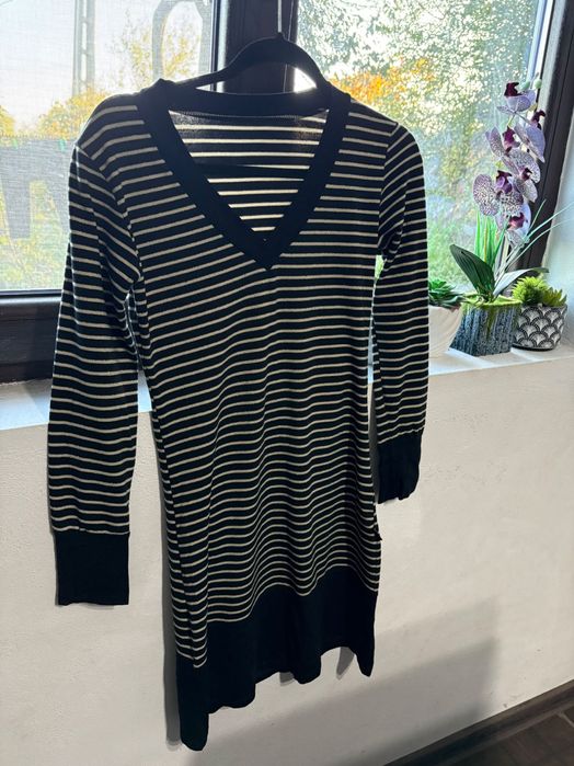 Rochie de zi , casual , practică și modernă.