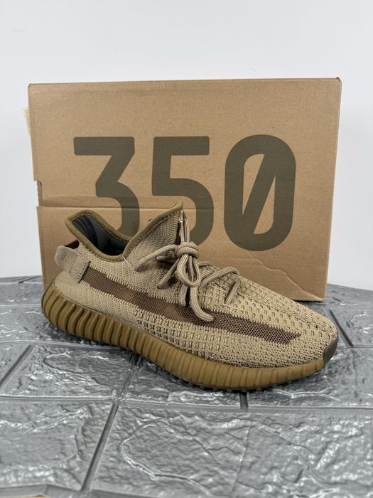 Yeezy 350 v2 Earth