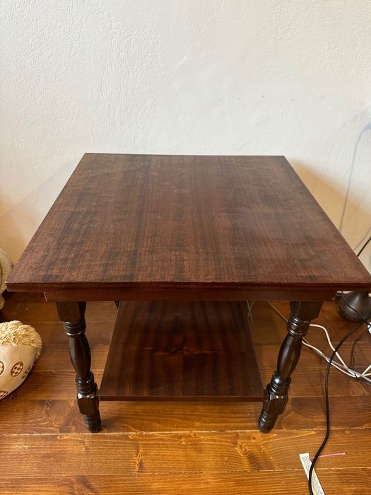 Малка дървена (бук) маса