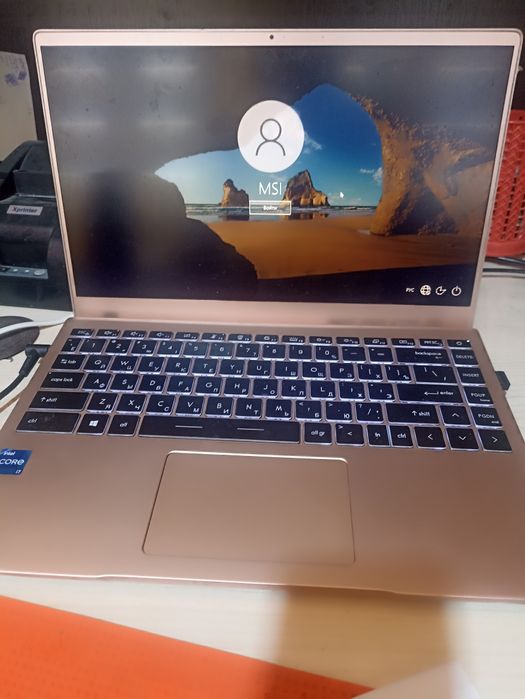 Notebook sotiladi zor ishlidi