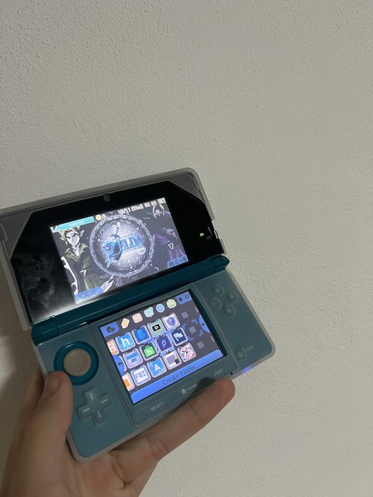 Nintendo 3ds modat cu accesorii