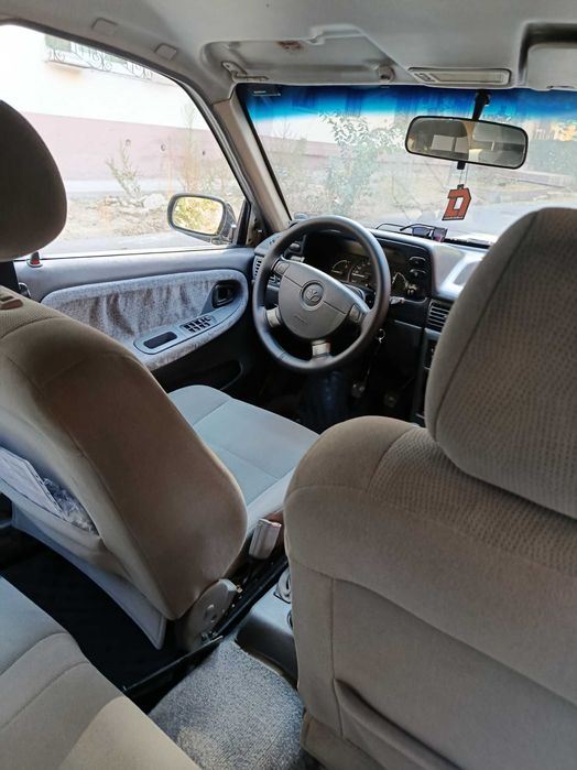 Нексия Сонс 1998 года