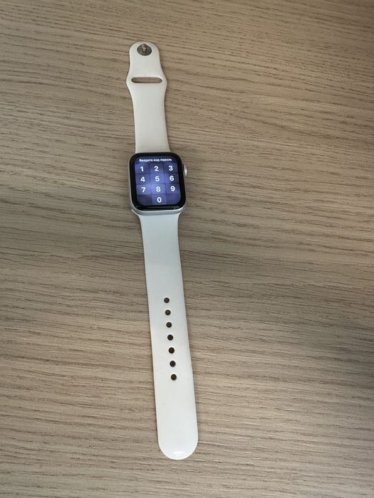 Продам смарт-часы Apple watch