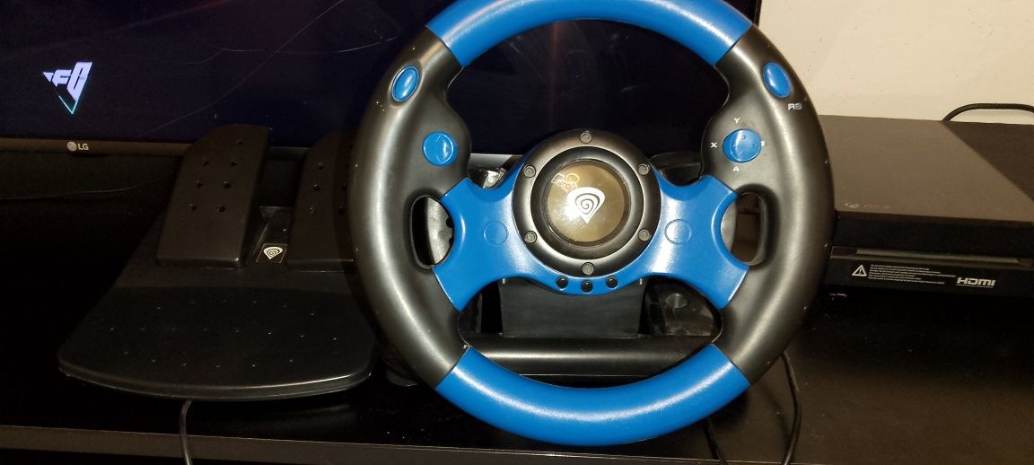Vând Xbox one (2013) +controllere + 6 jocuri + volan cu 2 pedale