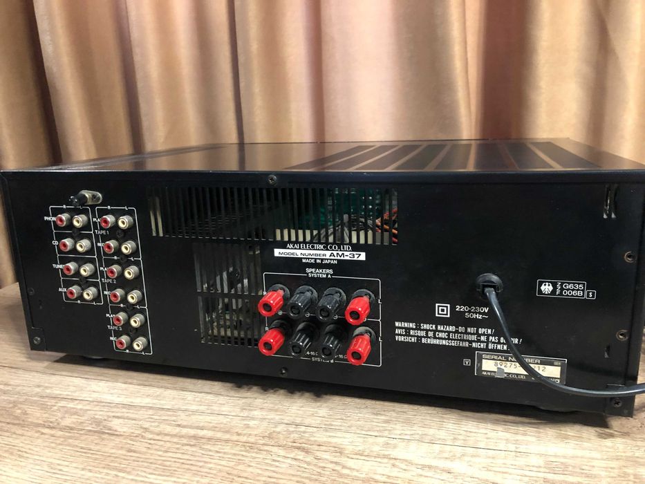 Akai AM 37 amplificator, statie