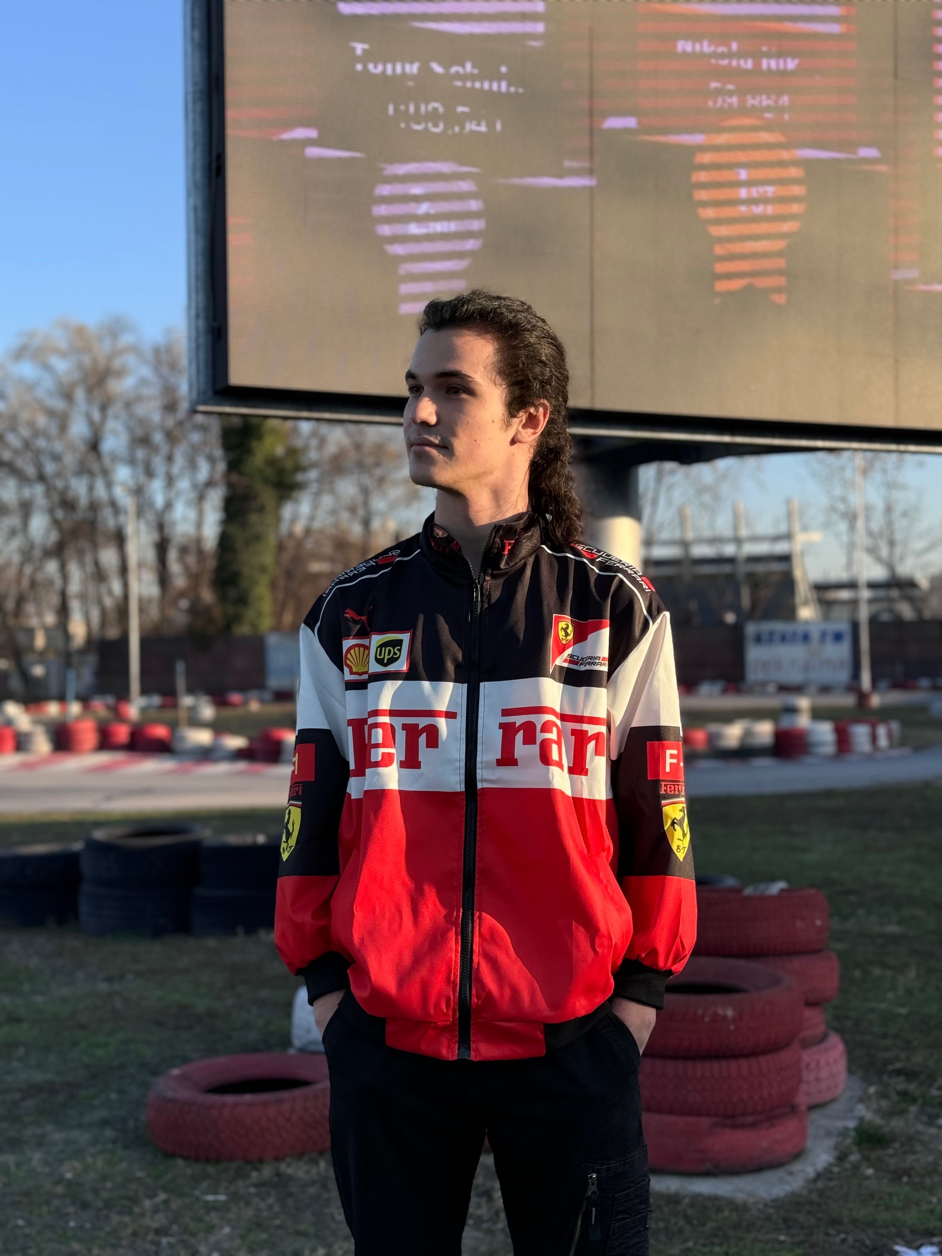 Яке на Ferrari формула 1