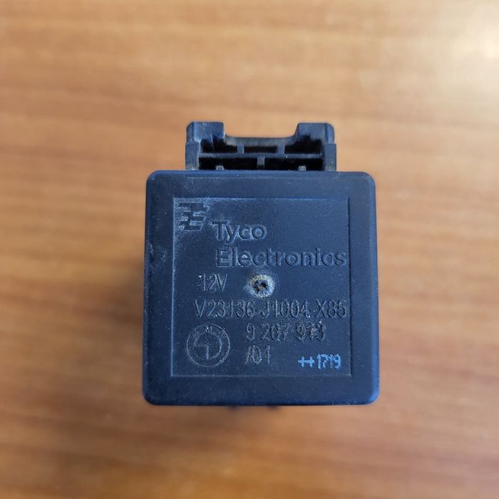 Releu unitate control BMW G30 V23136-J1004-X85