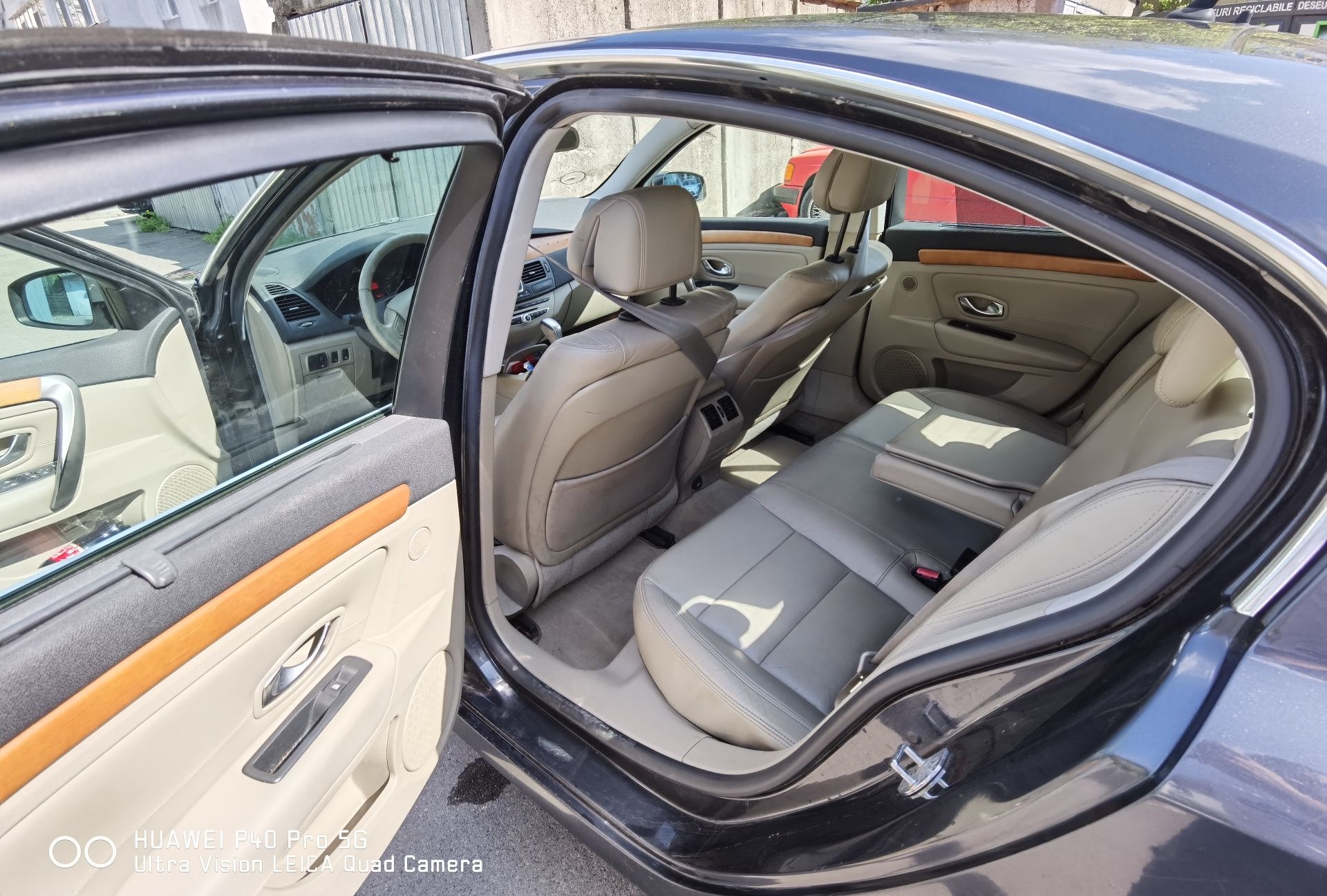Dezmembrez Renault Laguna 3 2.0dci