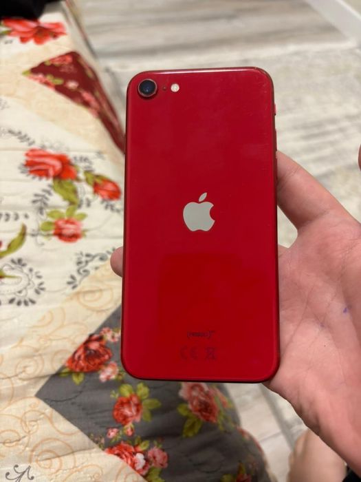İphone SE 2020 продам срочно