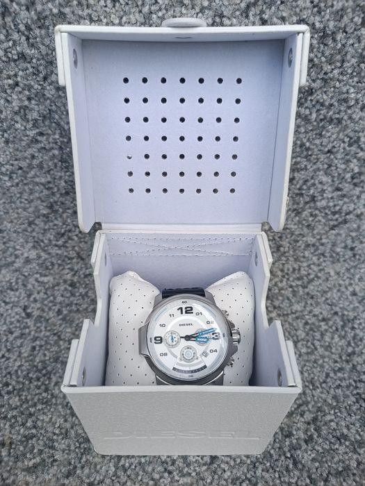 Наручные часы Diesel 
Новые с полным комплектом документов и