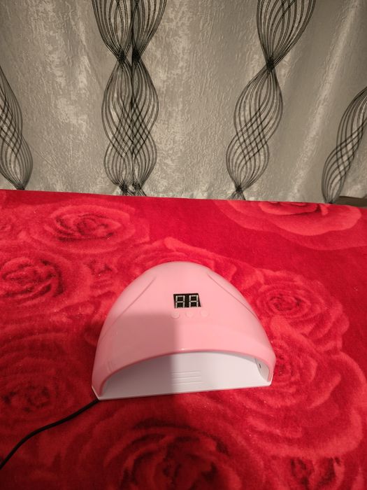 Lampa pentru unghii