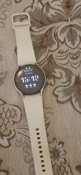 Samsung watch 6 (40 мм, золотистый) + дополнительный ремешок