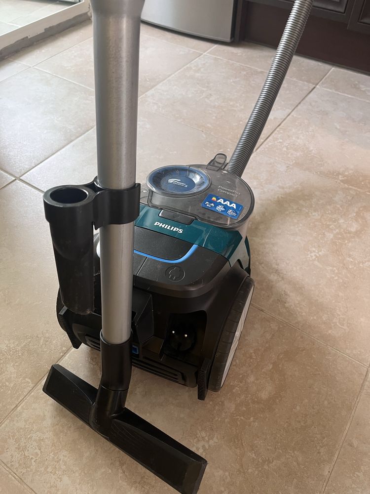 Прахосмукачка Philips PowerPro Compact