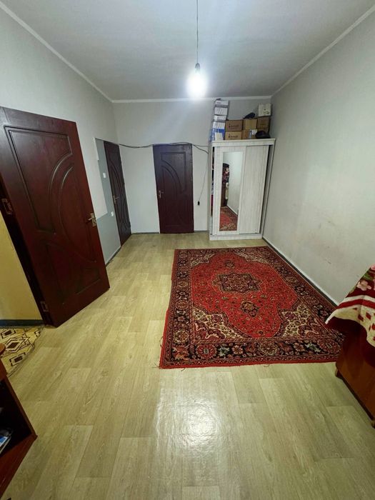 Продам квартиру 2/2/4 массив Феруза,205 школа