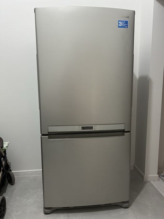 Б/у холодильник на запчасть