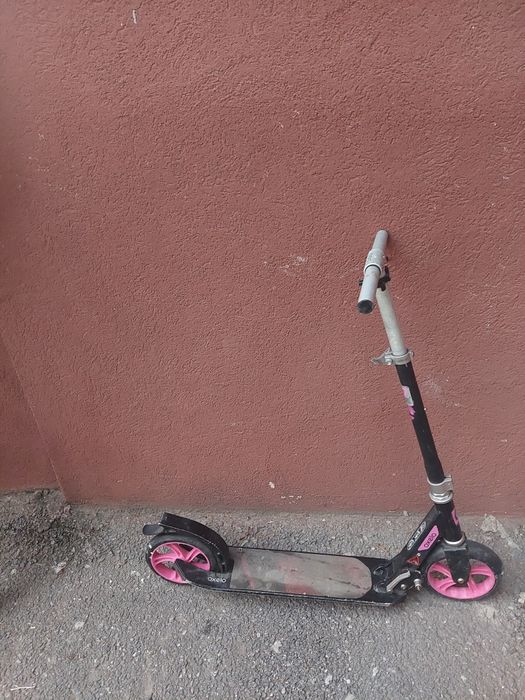Trotineta pentru fete 65 lei fix.