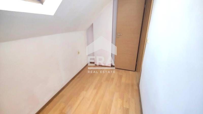 Продава се Четиристаен апартамент в Варна, Бриз - 198 кв.м за 1112 €/кв.м - Снимка #7