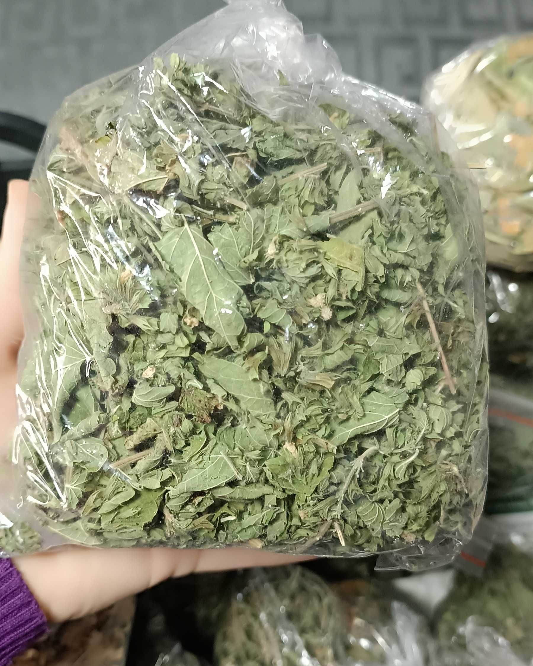 Продавам билки за чай на едро и на дребно