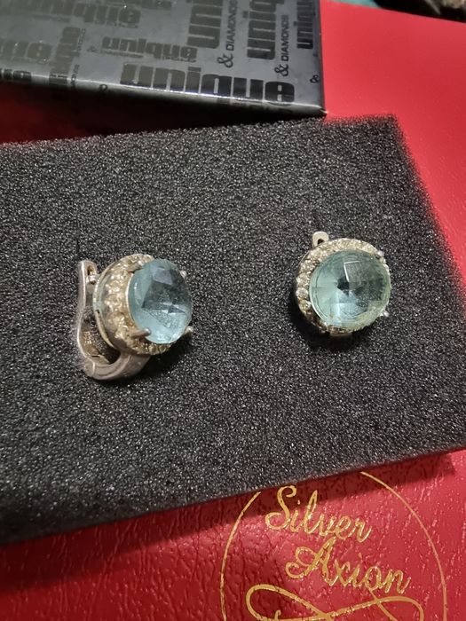 Масивни сребърни обеци със светлосин камък и множество цирконий
