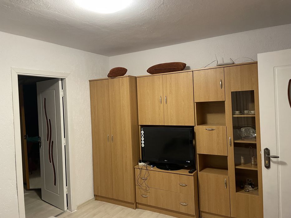 Vand Apartament 3 Camere Renovat ,  Utilat la cheie !!!