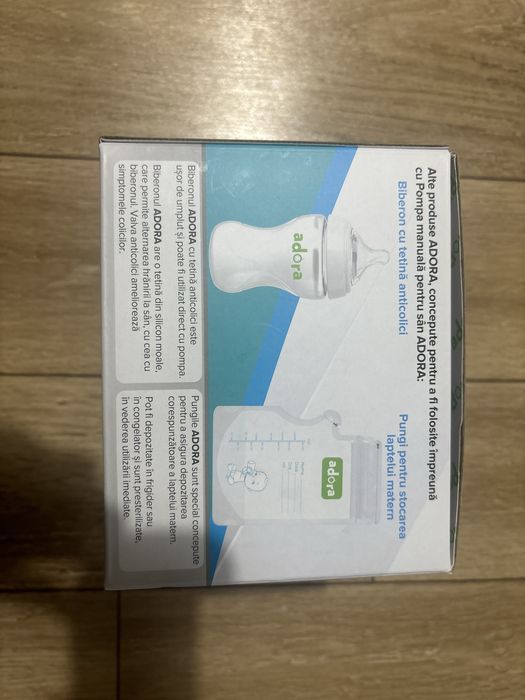 Pompa manuala pentru san Adora