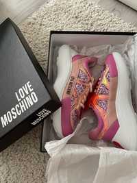 Adidasi Love Moschino