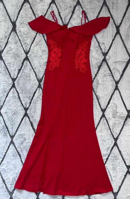 Vând rochii de seara