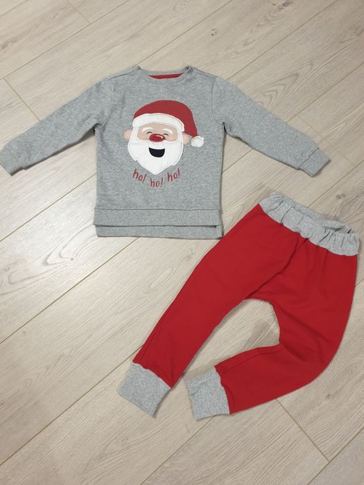 Lot Crăciun, 98-104
Purtate foarte puțin, une sunt chiar noi.

Preț