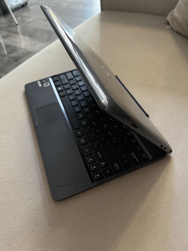 Таблет с клавиатура ASUS 10inch